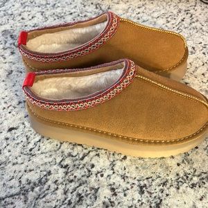 Size 10 UGG platform slipper dupe